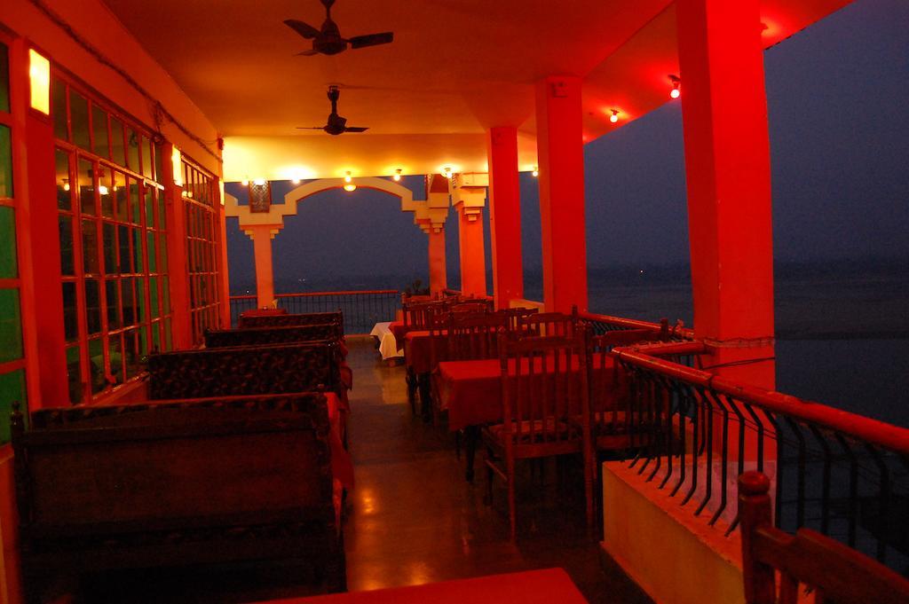 Puja Guest House Варанаси Экстерьер фото