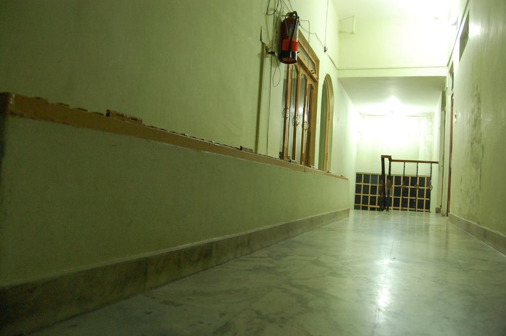 Puja Guest House Варанаси Экстерьер фото