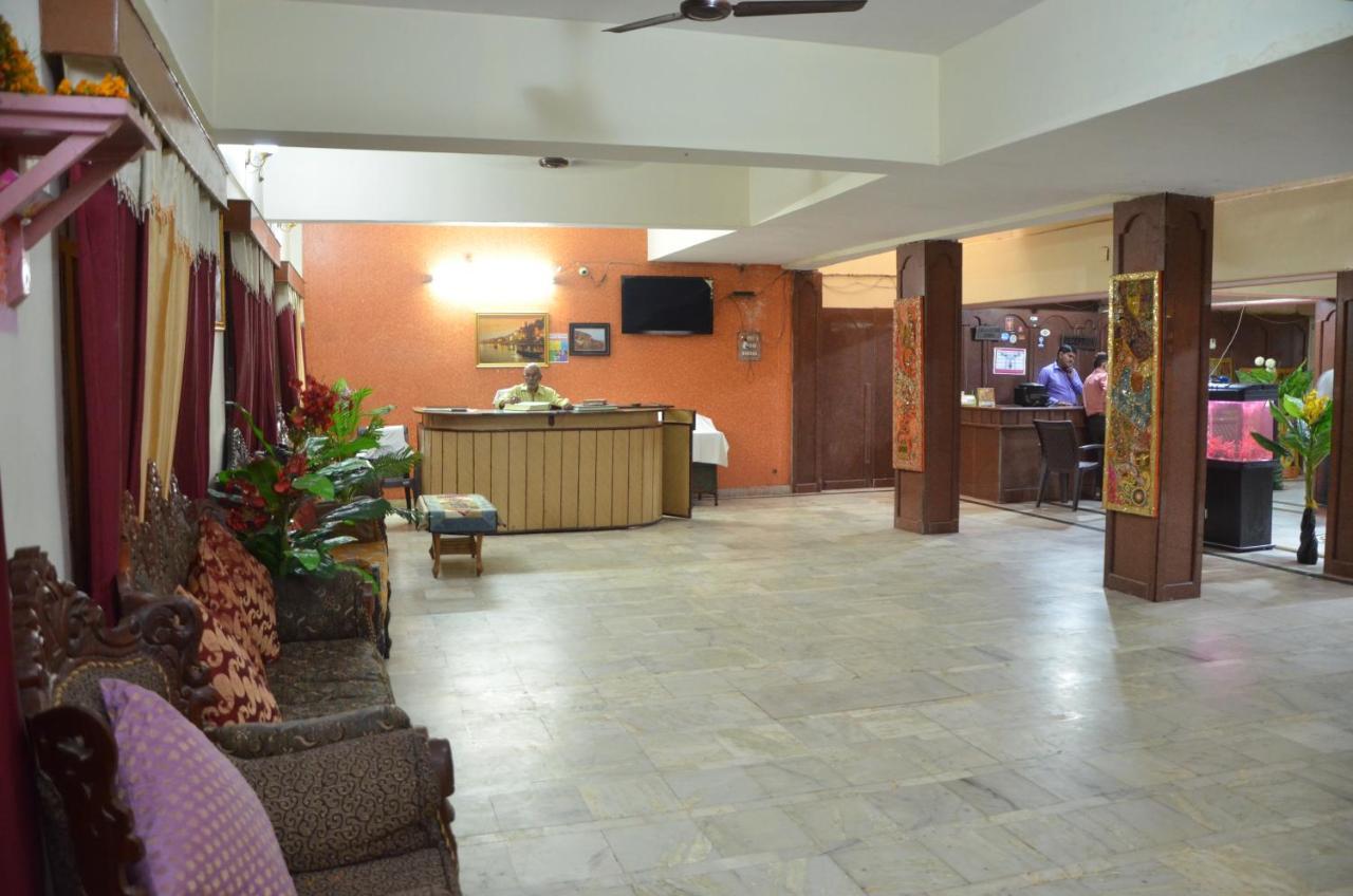 Puja Guest House Варанаси Экстерьер фото